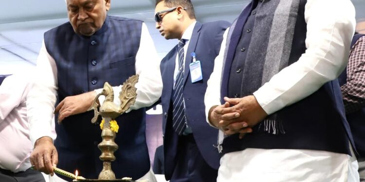 पटना पुस्तक मेला का भव्य आगाज: मुख्यमंत्री नीतीश कुमार ने दीप प्रज्ज्वलित कर किया उद्घाटन