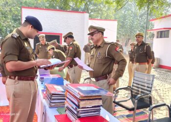 पुलिस अधीक्षक पलाश बंसल द्वारा थाना पैलानी का किया गया वार्षिक निरीक्षण ।