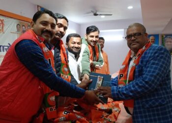 विधानसभा चुनाव में शानदार जीत के बाद भाजपा कार्यकर्ताओं का सम्मान, डुमरा ग्रामीण पूर्वी मंडल में भव्य समारोह आयोजित