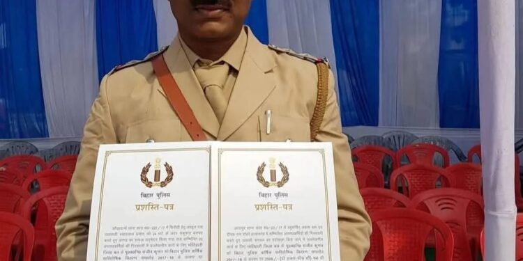 बिहार के मुजफ्फरपुर निवासी सब-इंस्पेक्टर संजीव की हार्ट अटैक से मौत