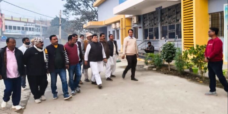 बरौली विधायक ने सामुदायिक स्वास्थ्य केंद्र का किया निरीक्षण