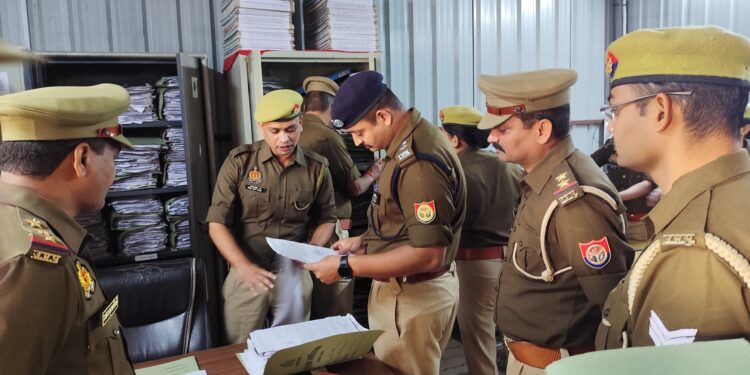 पुलिस अधीक्षक द्वारा पुलिस कार्यालय की शाखाओं का किया गया वार्षिक निरीक्षण ।