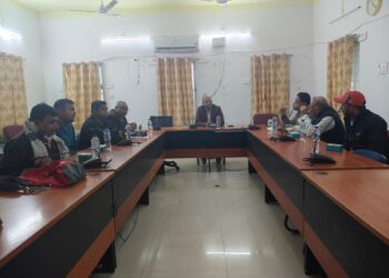 जिला पदाधिकारी श्री पवन कुमार सिन्हा (भा0प्र0से0) के आदेशानुसार आज कौशल विकास केन्द्र, गोपालगंज के सभा कक्ष में जिला जन-संपर्क पदाधिकारी श्री अनिल कुमार (बि0प्र0से0) की अध्यक्षता में प्रेस वार्ता आयोजित की गई।