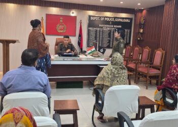 एसपी अवधेश दीक्षित का जनता दरबार: शिकायतों की सीधे सुनवाई, त्वरित कार्रवाई के दिए निर्देश