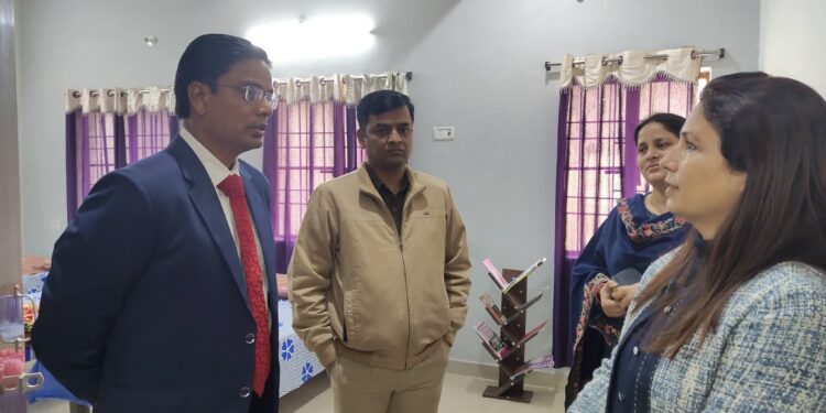 डीएम एवं एसएसपी ने वन स्टॉप सेंटर,दरभंगा का किये निरीक्षण