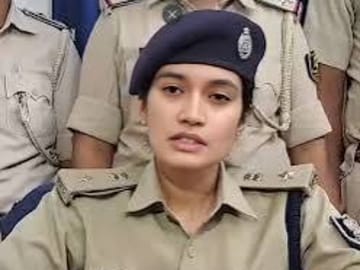 पूर्णिया पुलिस ने मधेपुरा के कुख्यात अपराधी को पकड़ा:कट्टा और पिस्टल बरामद; रत्नेश यादव पर आर्म्स एक्ट, लूट समेत 6 मामले दर्ज