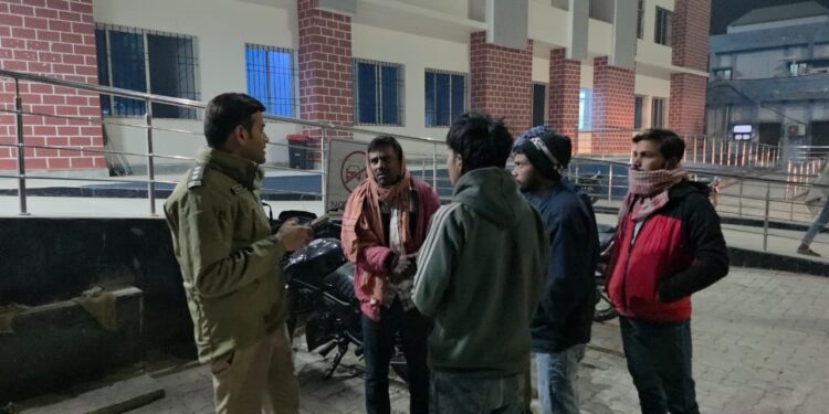 गोपालगंज में युवक की हत्या, अपराधियों ने घर के बाहर बरसाईं गोलियां