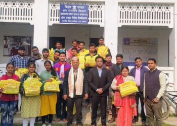 दरभंगा में स्टडी किट वितरण समारोह, 18 अभ्यर्थियों को मिली मदद