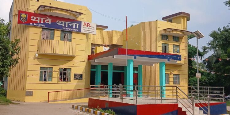 कार्य में अनियमितता पर कड़ा एक्शन—थावे थानाध्यक्ष वरुण झा निलंबित