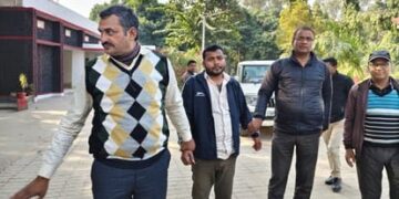 पांच हजार की घूस ले रहा था राजस्व कर्मचारी, निगरानी विभाग ने रंगे-हाथ गिरफ्तार किया