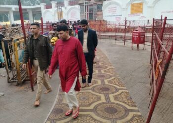 बड़ी खबर- थावे दुर्गा मंदिर पहुंचे प्रधान सचिव सीके अनिल, पूजा-अर्चना के साथ लिया सुरक्षा व्यवस्था का जायजा