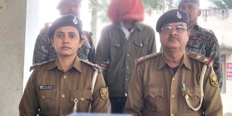 हथियार-कारतूस के साथ युवक अरेस्ट:झंझारपुर पुलिस ने नाबालिग छात्रा के अपहरण की साजिश की नाकाम , एकतरफा प्यार का मामला