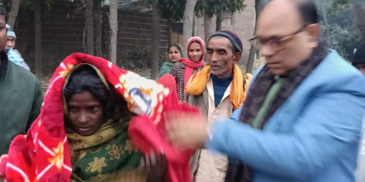 डीएम के निर्देश पर नगर निगम व सभी प्रखंडों में जरूरतमंदों के बीच कंबल वितरण