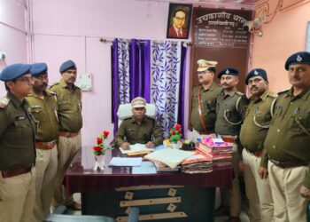 गोपालगंज में हथुआ एसडीपीओ ने किया उचका गांव थाना का वार्षिक निरीक्षण