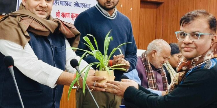 मंत्री ने की ग्रामीण विकास व परिवहन योजनाओं की समीक्षा, अधिकारियों को दिए निर्देश