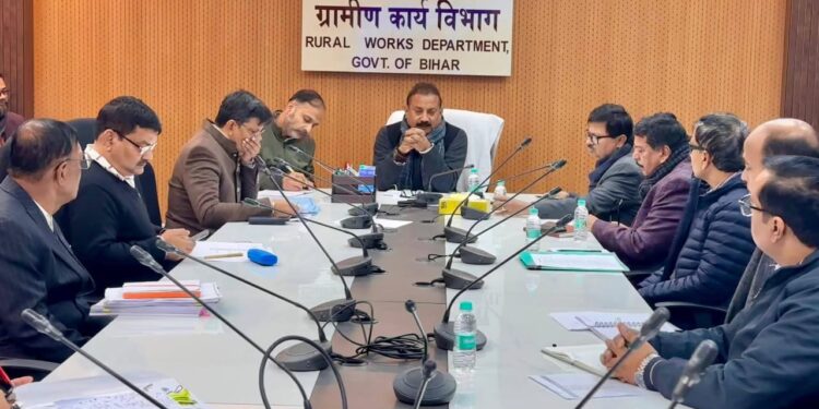 सात निश्चय व महत्वपूर्ण परियोजनाओं की प्रगति पर डॉ. अशोक चौधरी की सख्त समीक्षा, अधिकारियों को दिए त्वरित व गुणवत्तापूर्ण कार्य के निर्देश