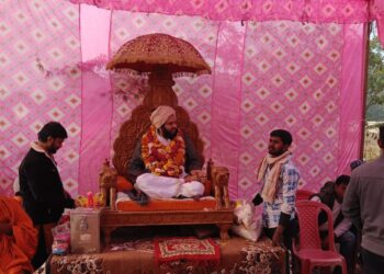 पहाड़ी बाबा धाम में संत भगवान दास जी की पुण्यतिथि पर भव्य प्रसाद वितरण, हज़ारों श्रद्धालु उमड़े