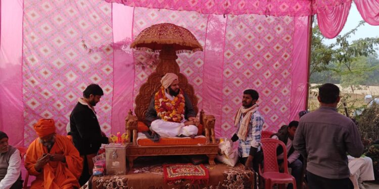 पहाड़ी बाबा धाम में संत भगवान दास जी की पुण्यतिथि पर भव्य प्रसाद वितरण, हज़ारों श्रद्धालु उमड़े