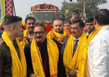 विश्व के सबसे बड़े शिवलिंग का भव्य स्वागत, मंत्री अशोक चौधरी और किशोर कुणाल ने की पूजा-अर्चना।