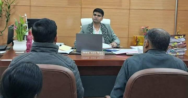 जिला पदाधिकारी सिवान की अध्यक्षता में सामाजिक सुरक्षा, दिव्यांगजन सशक्तिकरण कोषांग तथा जिला बाल संरक्षण इकाई की समीक्षात्मक बैठक संपन्न हुई