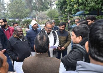 आयुक्त, दरभंगा प्रमण्डल की अध्यक्षता में राजस्व संग्रहण हेतु समीक्षात्मक बैठक