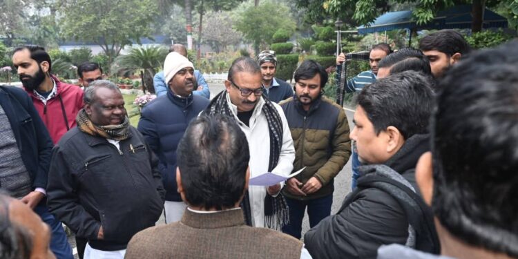 आयुक्त, दरभंगा प्रमण्डल की अध्यक्षता में राजस्व संग्रहण हेतु समीक्षात्मक बैठक