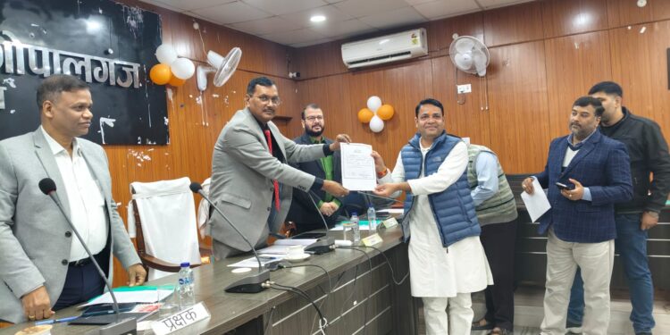 जिला परिषद उपाध्यक्ष पद पर दीपक कुमार निर्विरोध निर्वाचित, दिलाई गई शपथ