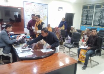 जिलाधिकारी ने आम नागरिकों की समस्याएँ सुनीं, त्वरित समाधान के निर्देश