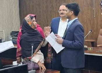 सिवान जिला पदाधिकारी ने लगभग 82 से अधिक परिवादकर्ता के मामलों को गंभीरतापूर्वक सुनते हुए संबंधित पदाधिकारियों को प्राप्त परिवादपत्रों की जांच यथाशीघ्र कराते हुए जांच प्रतिवेदन उपलब्ध कराने का निर्देश दिया