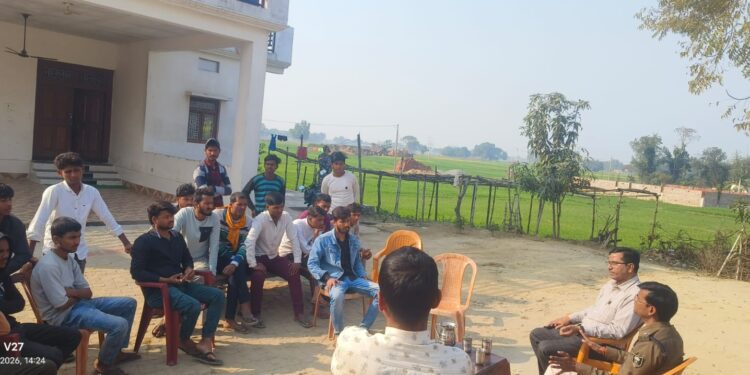 सरस्वती पूजा को लेकर थानाध्यक्ष ओमप्रकाश चौहान ने विभिन्न गावो में किया बैठक