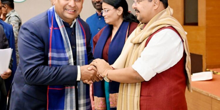 भाजपा में अध्यक्ष बनते नहीं, तैयार किए जाते हैं – आशुतोष शंकर सिंह ।