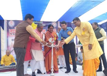 वसंत पंचमी महोत्सव–2026 के अवसर पर आयोजित सांस्कृतिक कार्यक्रम का जिलाधिकारी एवं माननीय जनप्रतिनिधियों ने किया शुभारंभ