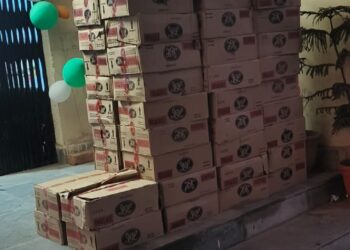 भारी मात्रा में देशी शराब के साथ बोलेरो जब्त, चालक फरार