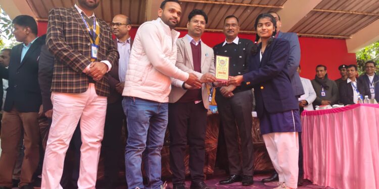 नन्हे वैज्ञानिकों की सोच को मिला पंख: गोपालगंज में ‘निपुण बिहार’ TLM मेला व विज्ञान प्रदर्शनी की धूम।