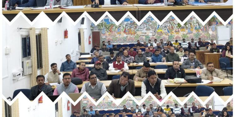 जिलाधिकारी सीतामढ़ी रिची पांडेय की अध्यक्षता में वाइब्रेंट विलेज प्रोग्राम के क्रियान्वयन को लेकर समीक्षात्मक बैठक की गई।