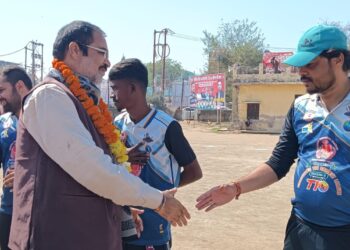 राइफल क्लब मैदान में गूंजा क्रिकेट का जुनून – क्रांतिवीर T10 टूर्नामेंट में रोमांचक मुकाबला