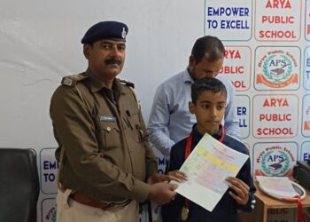 सीबीएसई आर्यभट्ट गणित प्रतियोगिता 2025 में प्रदेश स्तर पर बेहतर प्रदर्शन करने वाले छात्रों को विद्यालय के द्वारा किया गया सम्मानित