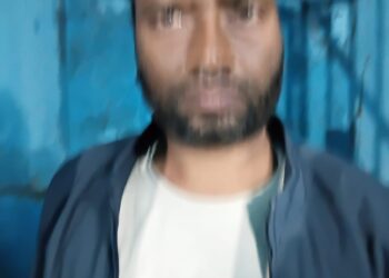 विदेश भेजने के नाम पर लाखों की ठगी: ‘मुन्ना डिजिटल’ का मालिक गिरफ्तार, खुला आपराधिक इतिहास।