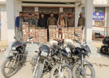 बड़ी सफलता: जादोपुर दियारा में उत्पाद विभाग का एक्शन, 638 लीटर शराब जब्त।