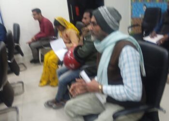 जिलाधिकारी ने सुनी आमजनों की समस्याएँ, त्वरित समाधान के दिए निर्देश।