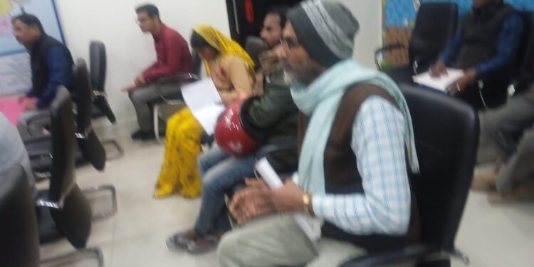 जिलाधिकारी ने सुनी आमजनों की समस्याएँ, त्वरित समाधान के दिए निर्देश।