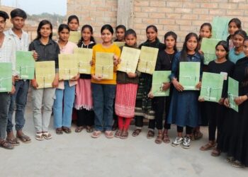 श्री कृष्णा पब्लिक स्कूल में 10वीं के छात्र-छात्राओं को दी गई विदाई