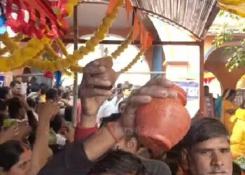 जनता बाजार के ढोढ़नाथ मंदिर में महाशिवरात्रि पर उमड़ा आस्था का सैलाब