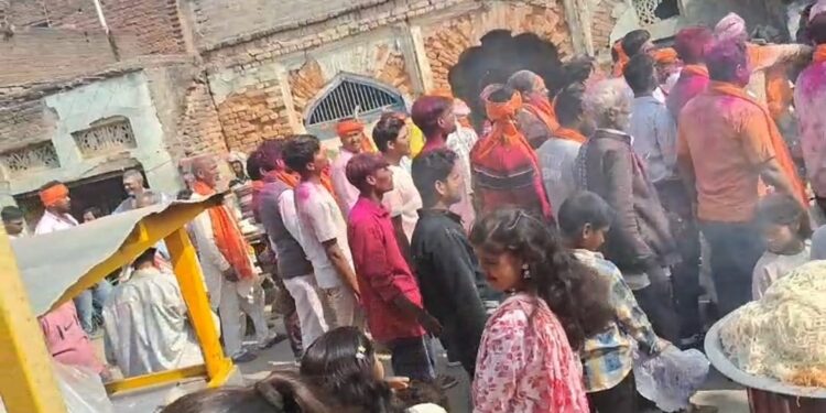 धूमधाम से निकली शिव बारात, पगरा के करौंदी में दिखी आस्था की अनोखी झांकी