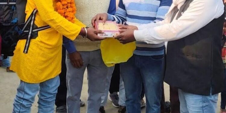 वृंदावन की यात्रा में दिखी गंगा जमुनी तहज़ीब की झलक मुखिया हवलदार अंसारी ने किया भरपूर सहयोग