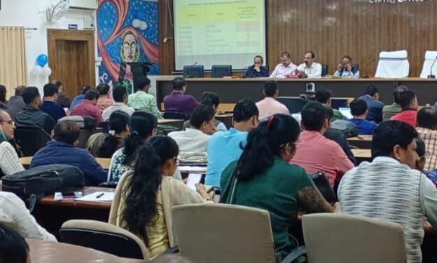 सिविल सर्जन डॉ. अखिलेश कुमार की अध्यक्षता में स्वास्थ्य विभाग की समीक्षात्मक बैठक आयोजित