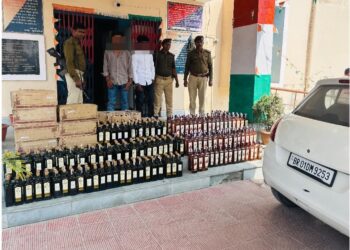 310 लीटर विदेशी शराब के साथ दो तस्कर गिरफ्तार, अल्टो कार जब्त