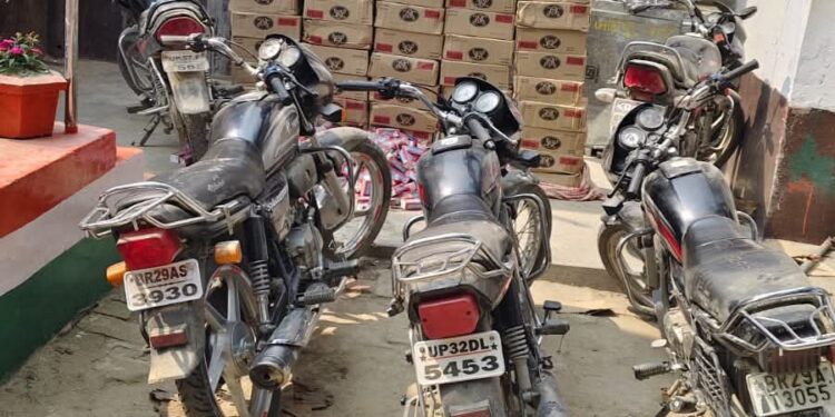 470 लीटर शराब बरामद, 5 मोटरसाइकिलें जब्त