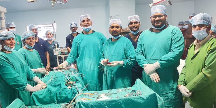 लखनऊ से मायूस लौटे मरीज का बाँदा में हुआ सफल आपरेशन
