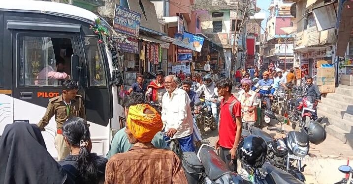 त्योहारों के मौसम में कटेया जाम से बेहाल, प्रशासनिक दावे हवा-हवाई साबित